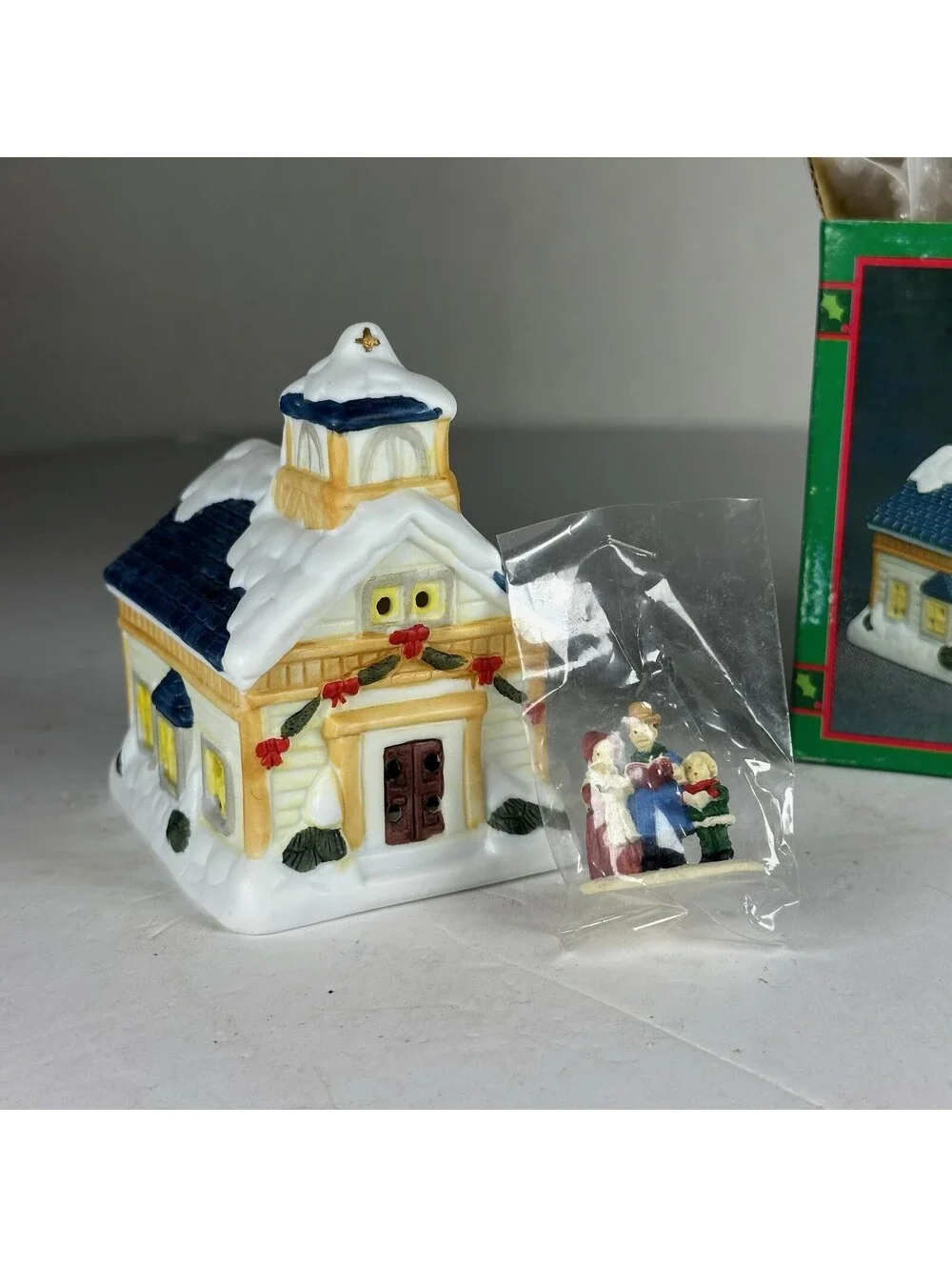 House of Lloyd Christmas Around the World Ye Little Church S-12